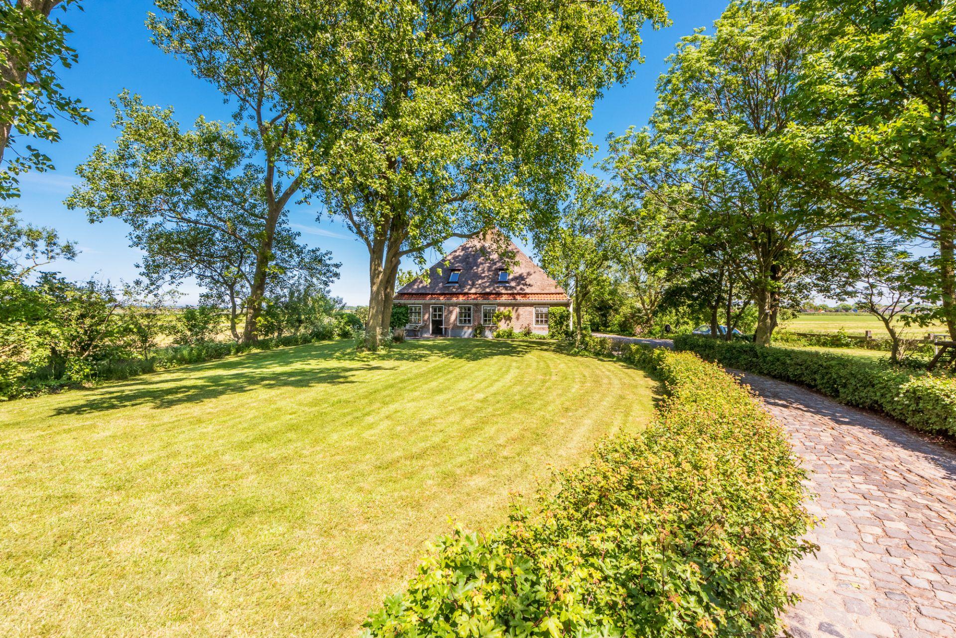 Fantastische boerderij voor 9 personen aan de rand van Bergen met wijds uitzicht